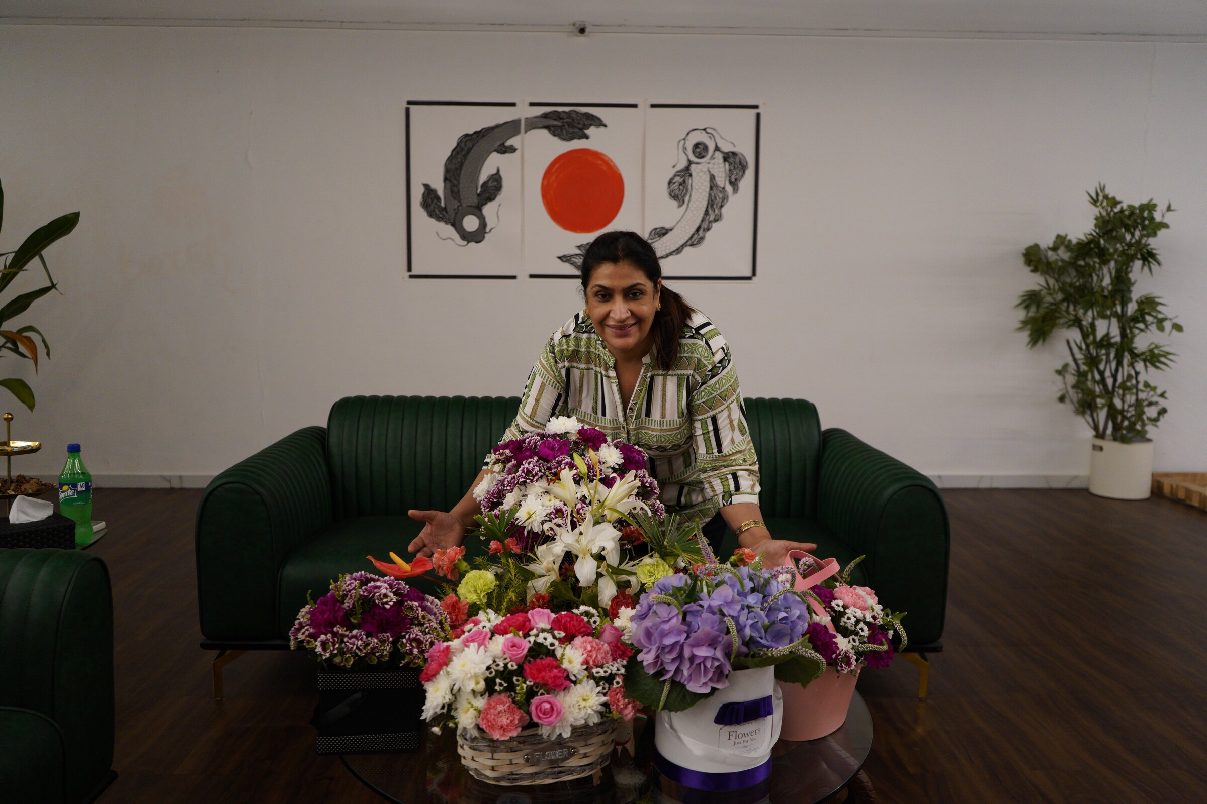 Deepika Malhotra conducting a floral workshop